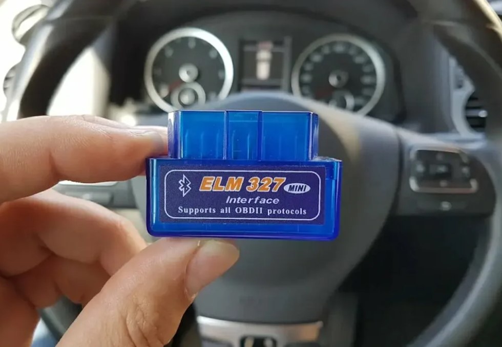 Бюджетный сканер ошибок Geely Адаптер ELM327