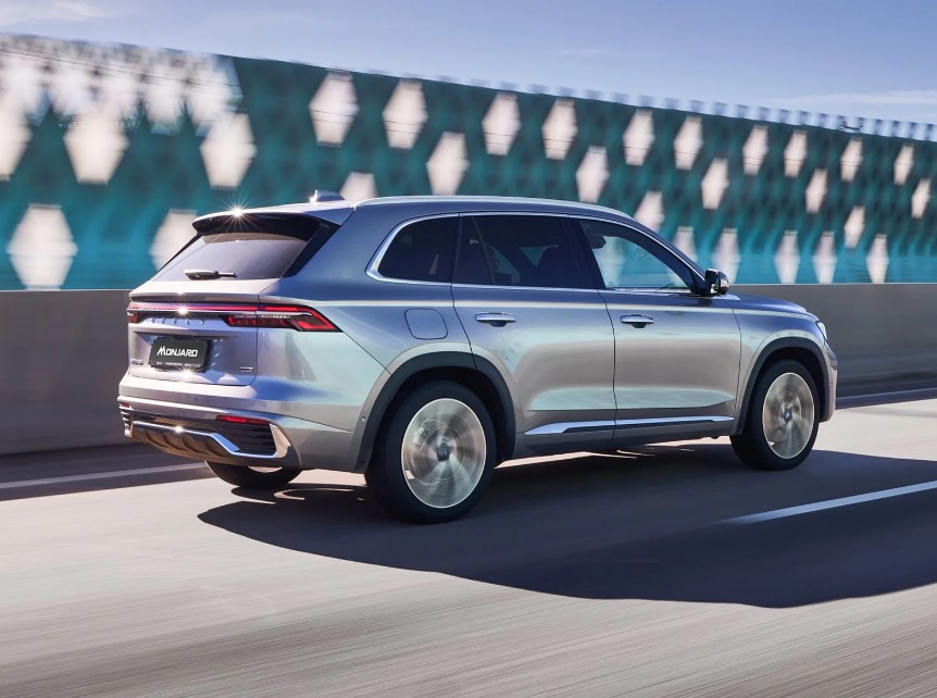 Динамика Джили Монжаро Geely Monjaro на трассе