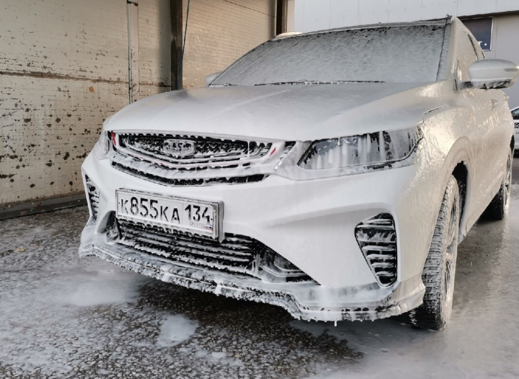 Geely на мойке