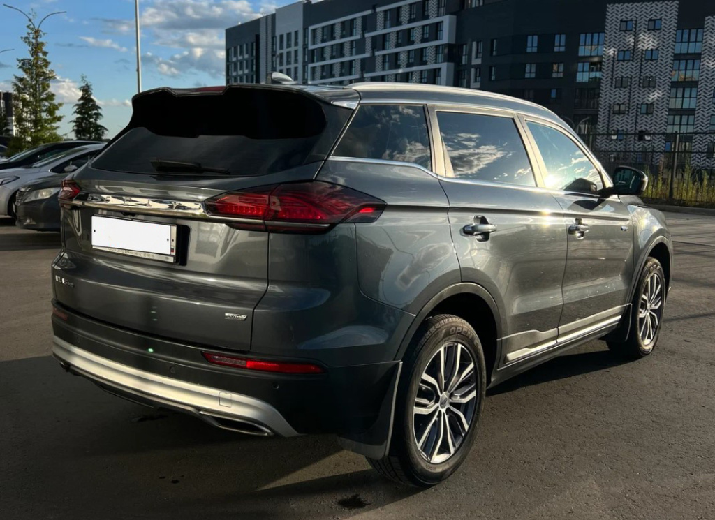 Geely Atlas Pro с мягким гибридом Geely Atlas Pro MHEV