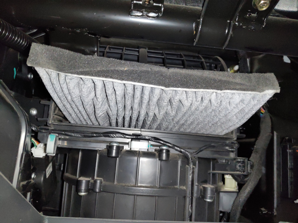  Замена фильтра в Geely Emgrand